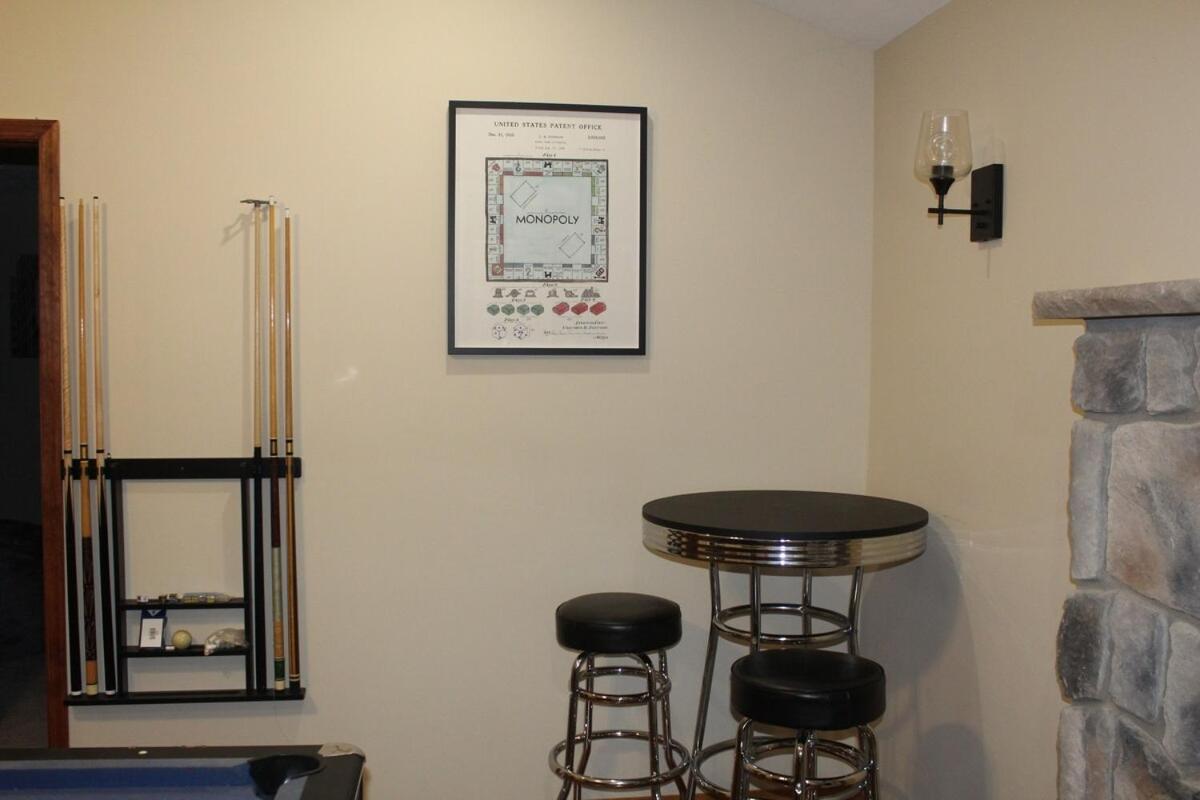 Poconos Getaway Relax W Sauna, Game Rm & Fire Pit * Tobyhanna