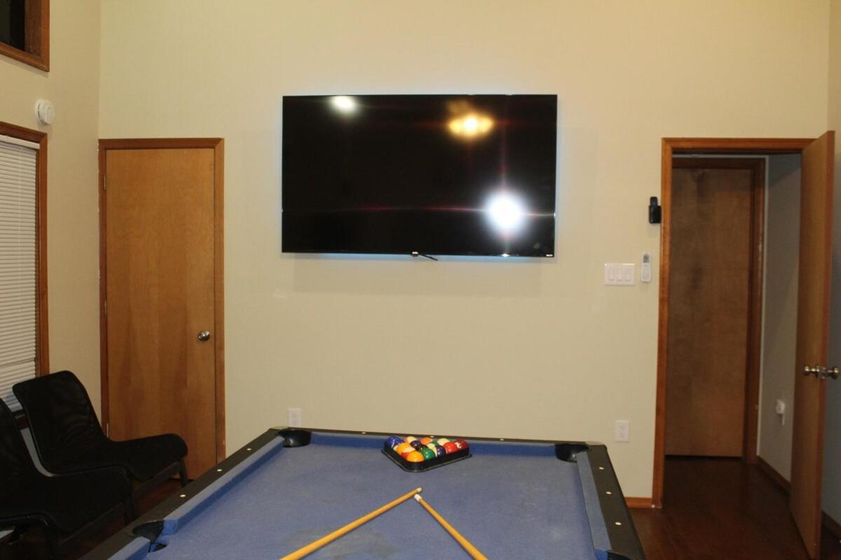 Holiday home Poconos Getaway Relax W Sauna, Game Rm & Fire Pit *